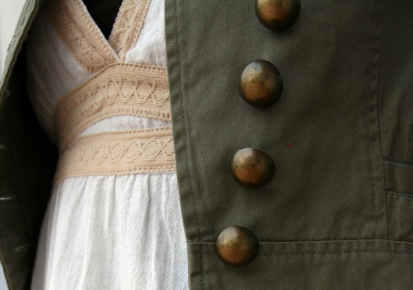 détail veste officier vero moda.jpg