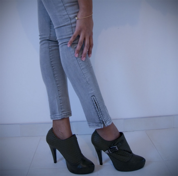 slim-gris-et-ankle-pumps.jpg