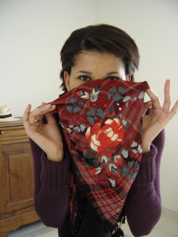 derrière mon foulard.jpg