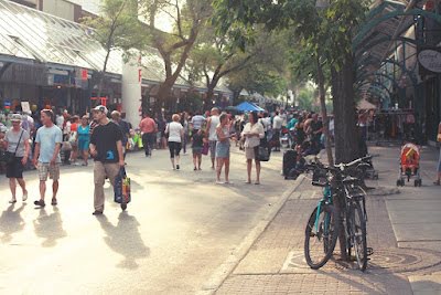 braderie sur  La Plaza St Hubert_Montreal